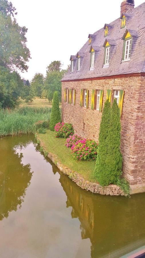 Hôtel Kleeburg à Euskirchen Extérieur photo